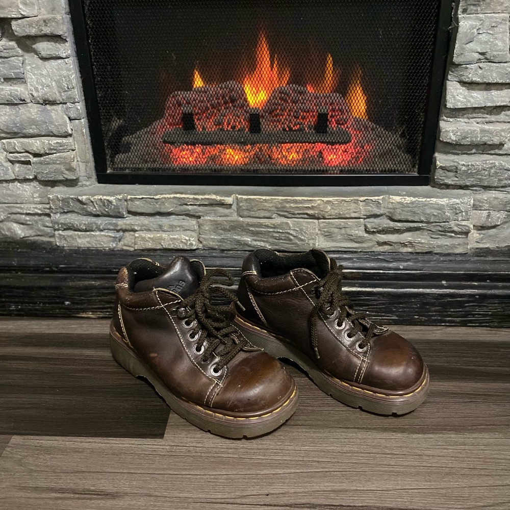 Made in England DR. Martens boots 8542 . Men’s or women’s .